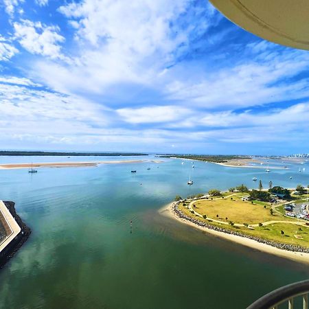Broadwater Shores Waterfront Apartments Голд-Кост Экстерьер фото