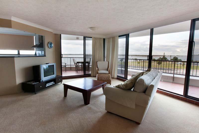 Broadwater Shores Waterfront Apartments Голд-Кост Экстерьер фото