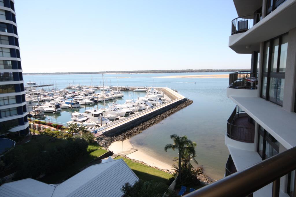 Broadwater Shores Waterfront Apartments Голд-Кост Экстерьер фото